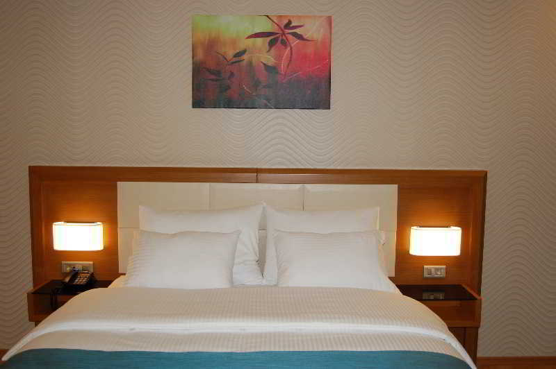 Hilton Garden Inn Kocaeli Sekerpinar Sekerpinari Exterior foto