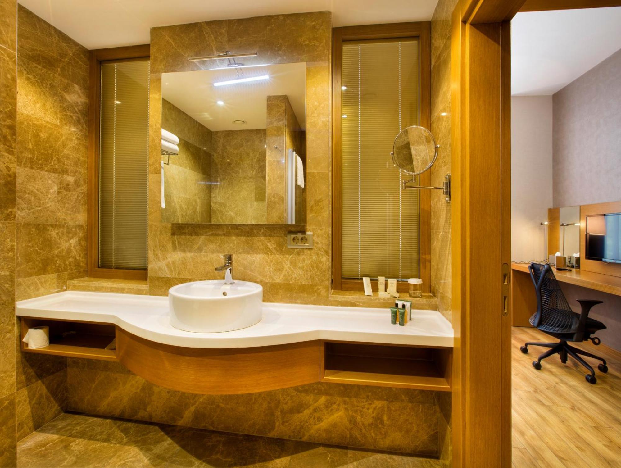 Hilton Garden Inn Kocaeli Sekerpinar Sekerpinari Exterior foto